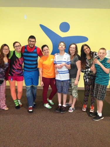 Kids and therapists participate in Mismatch Day during Spirit Week